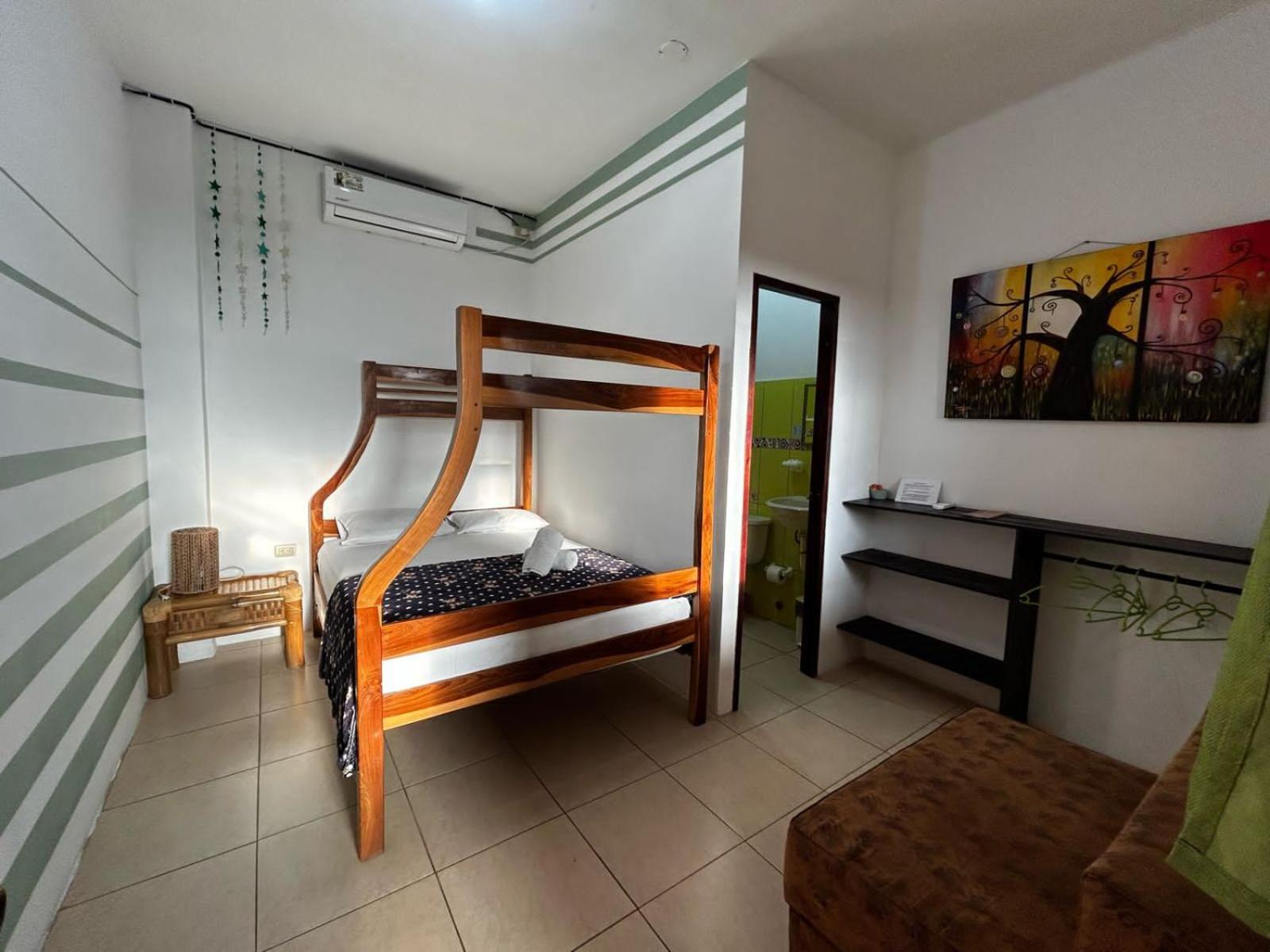 Hostal Casa Taisha Montañita Exteriér fotografie