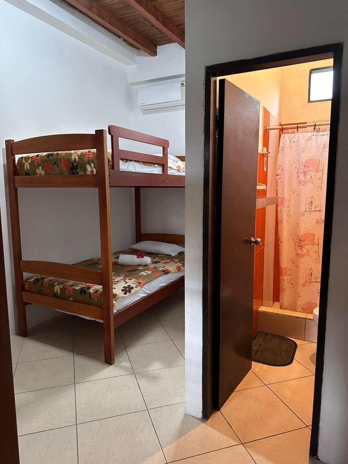 Hostal Casa Taisha Montañita Exteriér fotografie