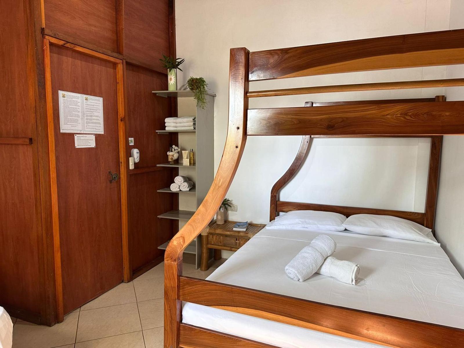 Hostal Casa Taisha Montañita Exteriér fotografie